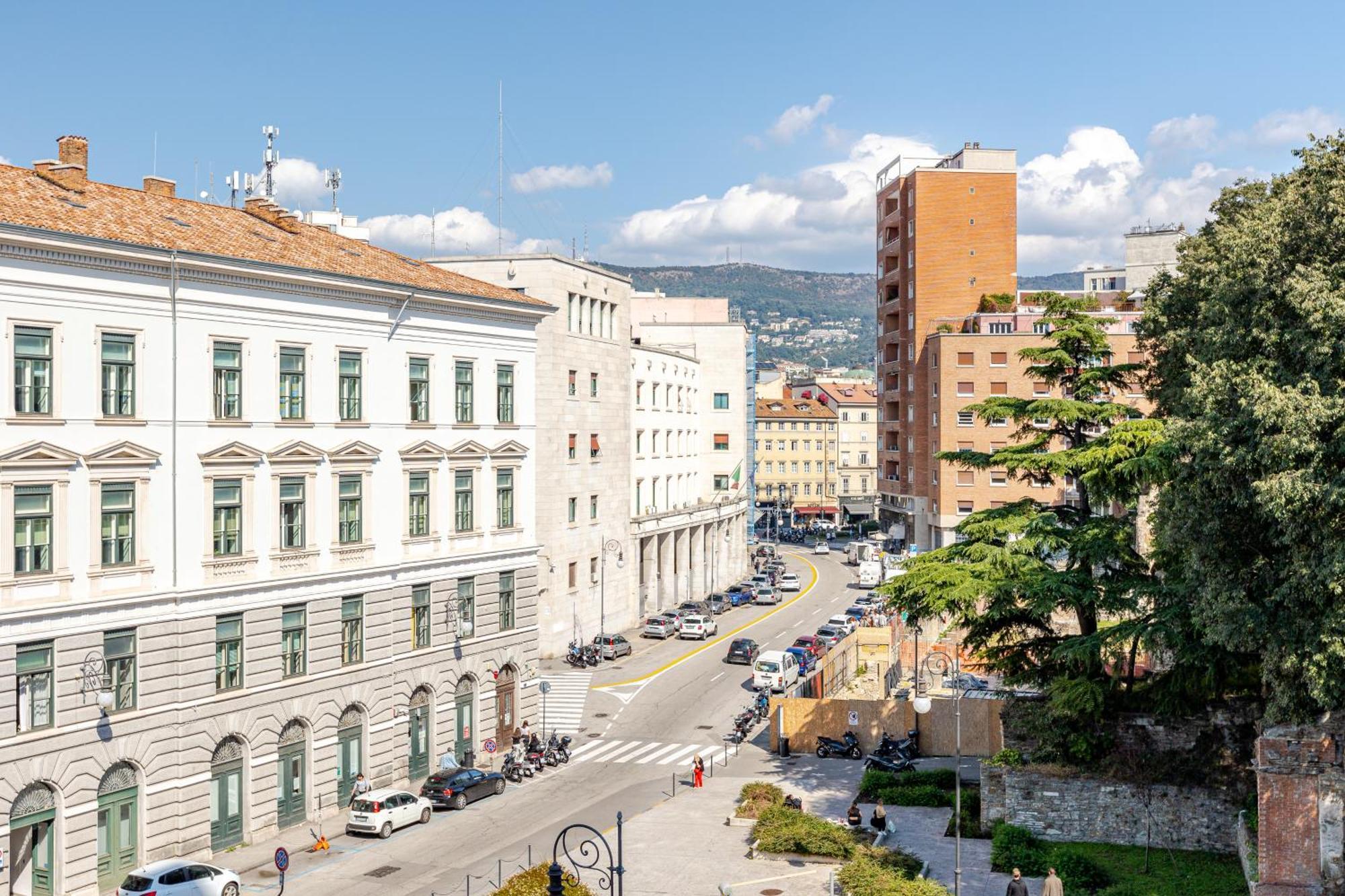 Teatro Romano Suites - Isabella Trieste Luaran gambar