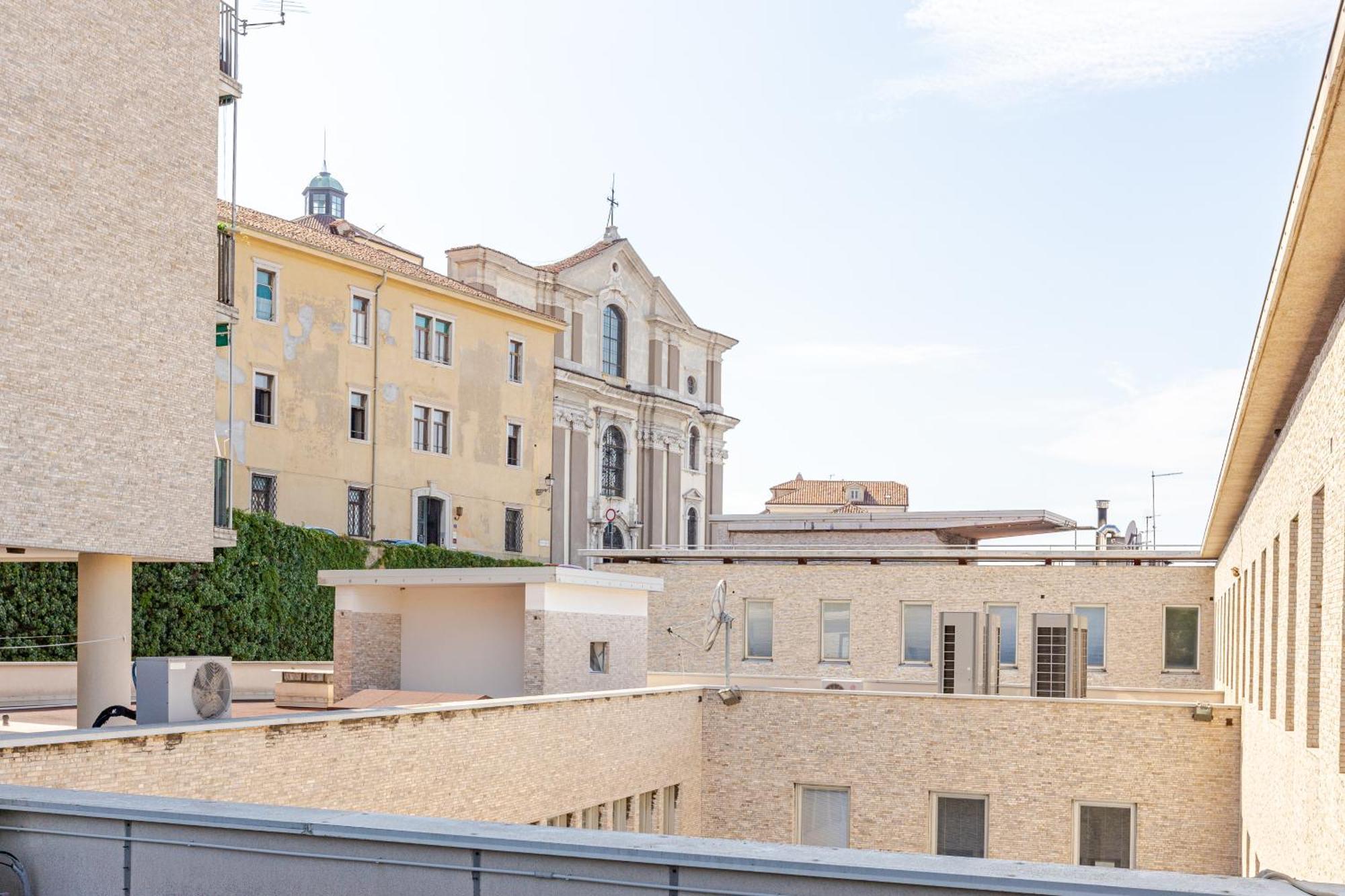 Teatro Romano Suites - Isabella Trieste Luaran gambar